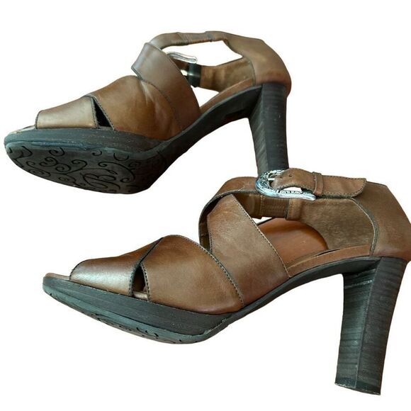 Brighton Brown Leather Heels- size 8.5 - Picture 2 of 8
